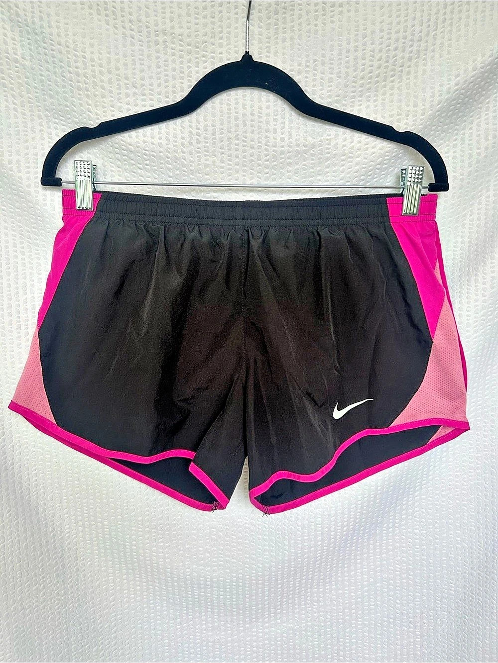 Nike Dri-FIT Tempo Running Shorts Black & Pink Size Medium Like New